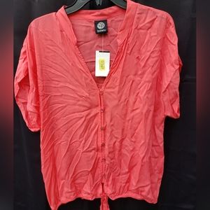 NWT Bobeau crinkle top with waist tie. XL